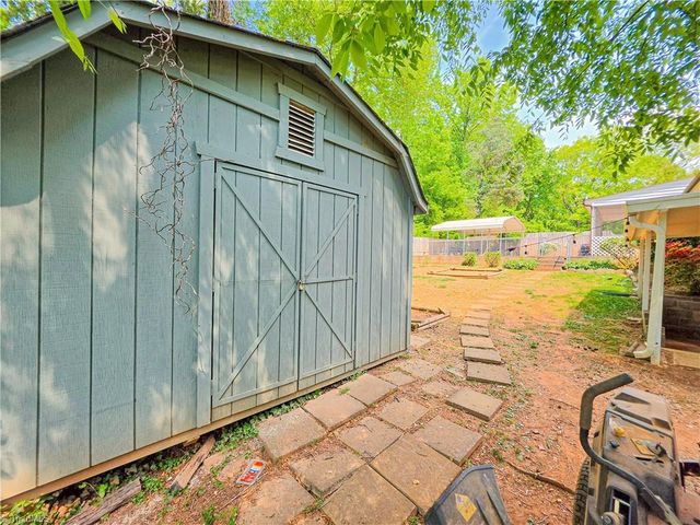 400 Western Boulevard, Lexington, NC 27295