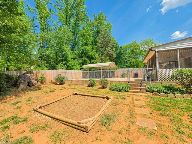 400 Western Boulevard, Lexington, NC 27295