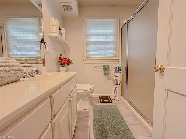 400 Western Boulevard, Lexington, NC 27295