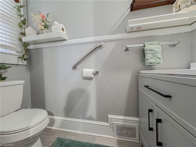 400 Western Boulevard, Lexington, NC 27295