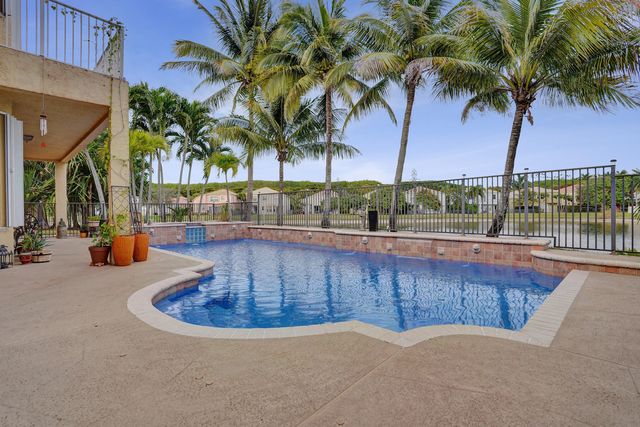 8976 Biddle Court, Wellington, FL 33414