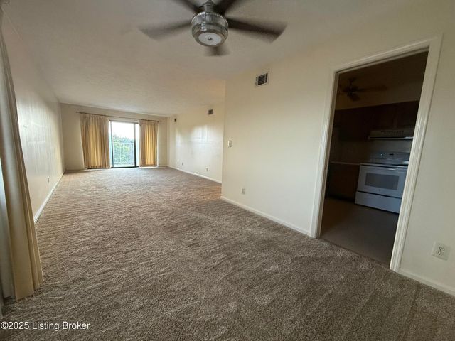 3030 Breckenridge Ln APT 536, Louisville, KY 40220