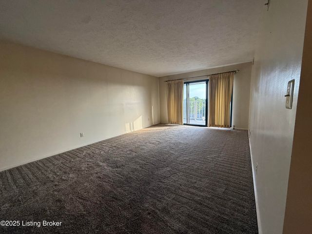 3030 Breckenridge Ln APT 536, Louisville, KY 40220