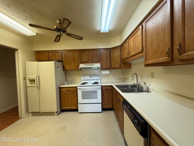 3030 Breckenridge Ln APT 536, Louisville, KY 40220