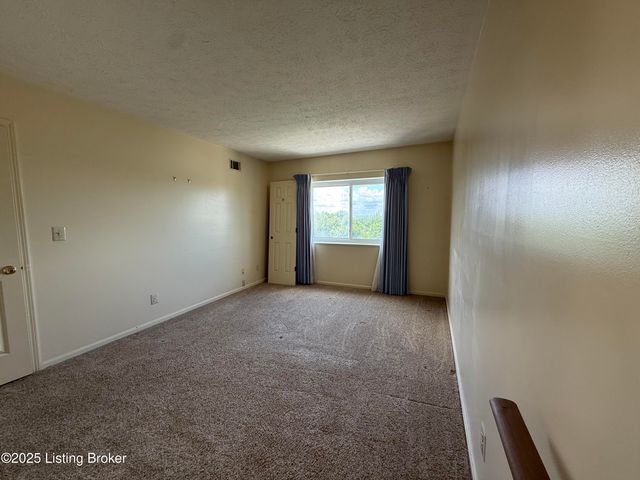 3030 Breckenridge Ln APT 536, Louisville, KY 40220