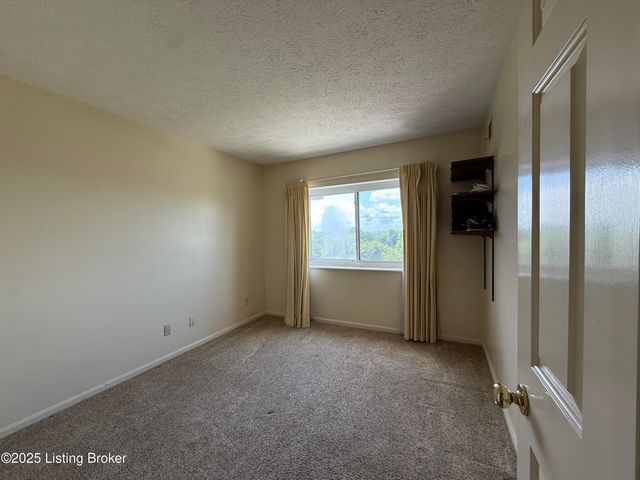 3030 Breckenridge Ln APT 536, Louisville, KY 40220