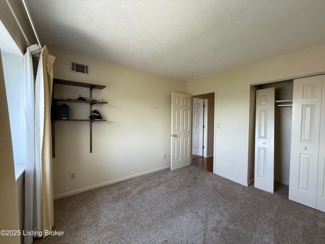 3030 Breckenridge Ln APT 536, Louisville, KY 40220