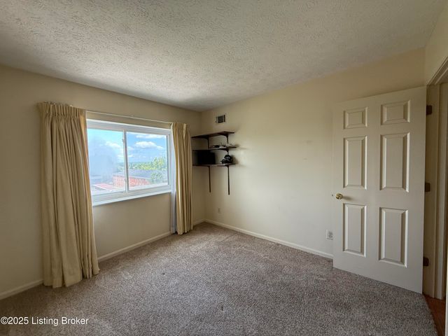 3030 Breckenridge Ln APT 536, Louisville, KY 40220