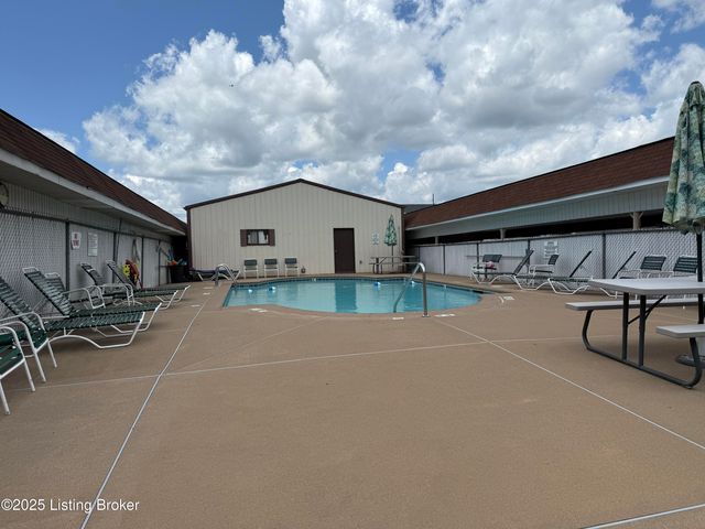 3030 Breckenridge Ln APT 536, Louisville, KY 40220