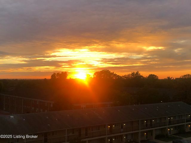 3030 Breckenridge Ln APT 536, Louisville, KY 40220