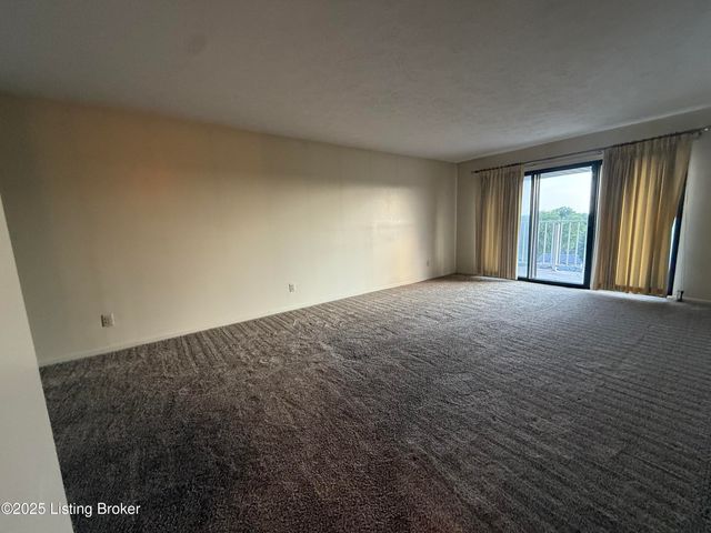 3030 Breckenridge Ln APT 536, Louisville, KY 40220