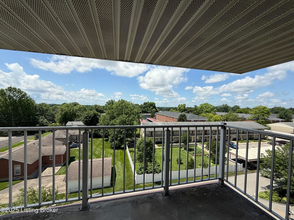 3030 Breckenridge Ln APT 536, Louisville, KY 40220