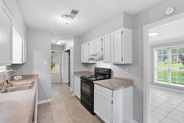 8074 S REGIS PL, Memphis, TN 38018