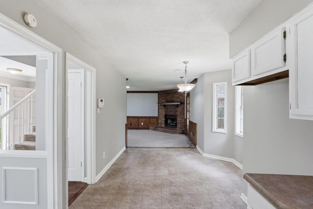 8074 S REGIS PL, Memphis, TN 38018