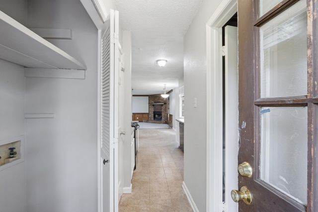 8074 S REGIS PL, Memphis, TN 38018
