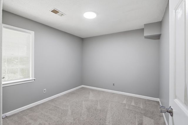 8074 S REGIS PL, Memphis, TN 38018