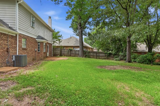 8074 S REGIS PL, Memphis, TN 38018