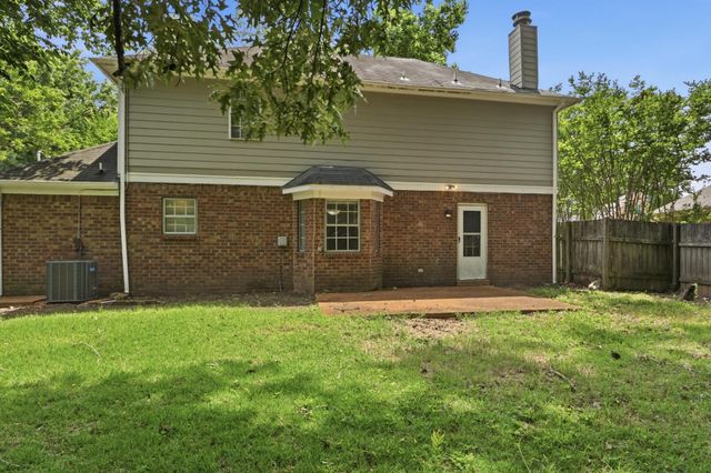 8074 S REGIS PL, Memphis, TN 38018