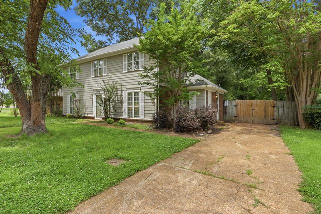 8074 S REGIS PL, Memphis, TN 38018