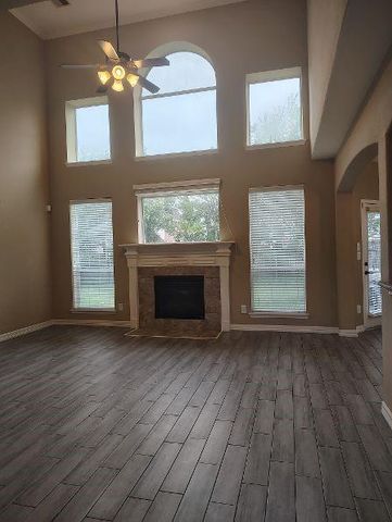 25211 Pineglen Terrace Drive, Spring, TX 77389