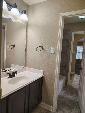 25211 Pineglen Terrace Drive, Spring, TX 77389
