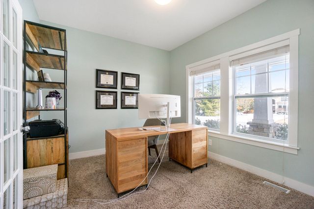 7656 Canyon Drive, Kalamazoo, MI 49009