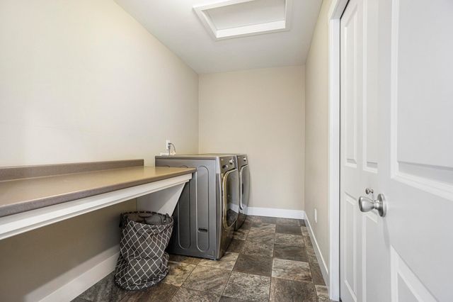 7656 Canyon Drive, Kalamazoo, MI 49009