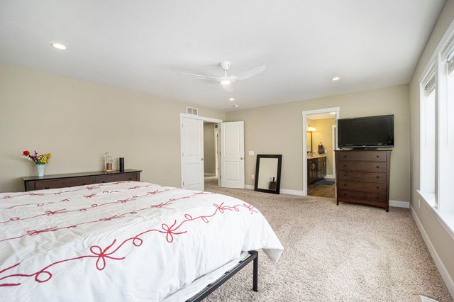 7656 Canyon Drive, Kalamazoo, MI 49009