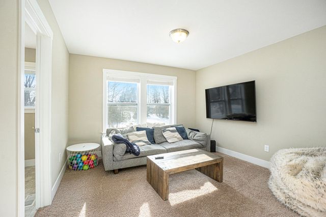 7656 Canyon Drive, Kalamazoo, MI 49009