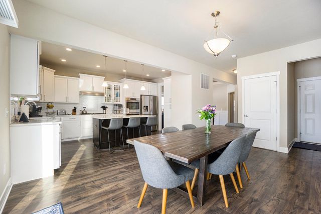 7656 Canyon Drive, Kalamazoo, MI 49009