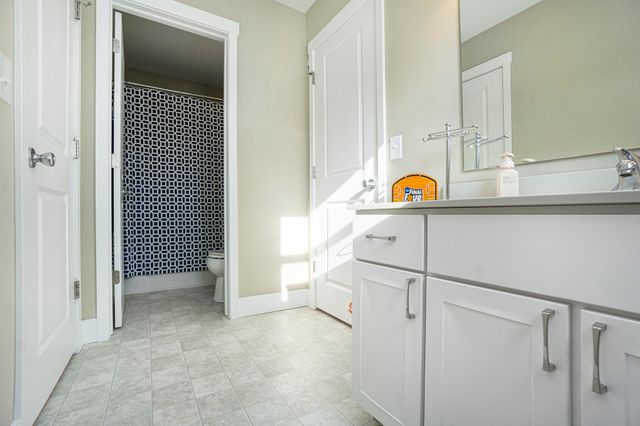 7656 Canyon Drive, Kalamazoo, MI 49009