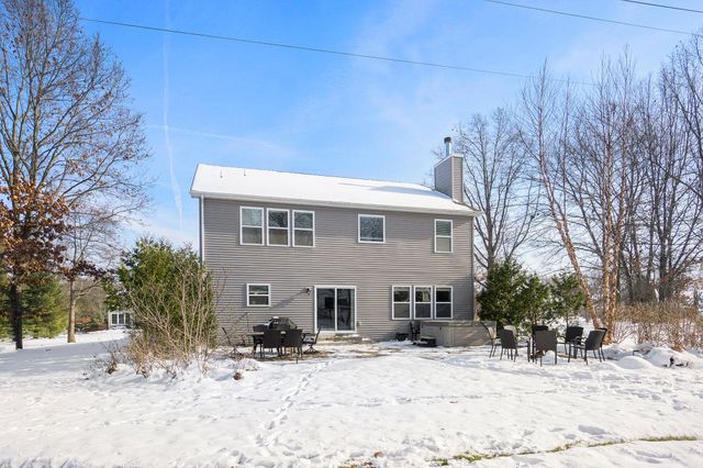 7656 Canyon Drive, Kalamazoo, MI 49009