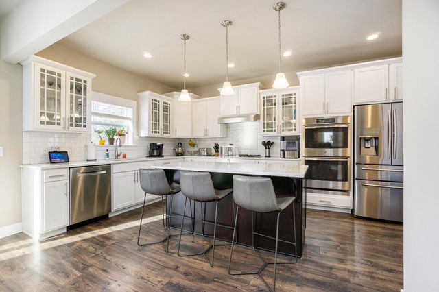 7656 Canyon Drive, Kalamazoo, MI 49009