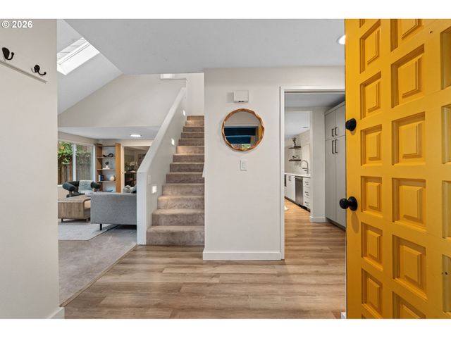 4264 HARVEY Way, Lake Oswego, OR 97035