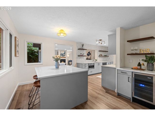4264 HARVEY Way, Lake Oswego, OR 97035
