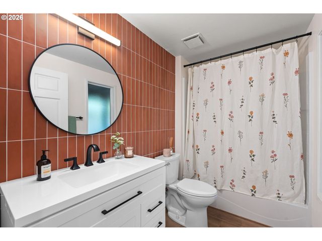 4264 HARVEY Way, Lake Oswego, OR 97035