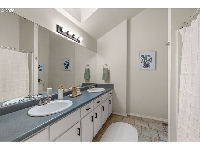 4264 HARVEY Way, Lake Oswego, OR 97035