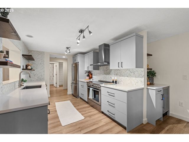 4264 HARVEY Way, Lake Oswego, OR 97035