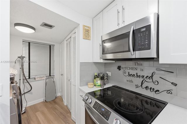625 Oaks Drive 304, Pompano Beach, FL 33069