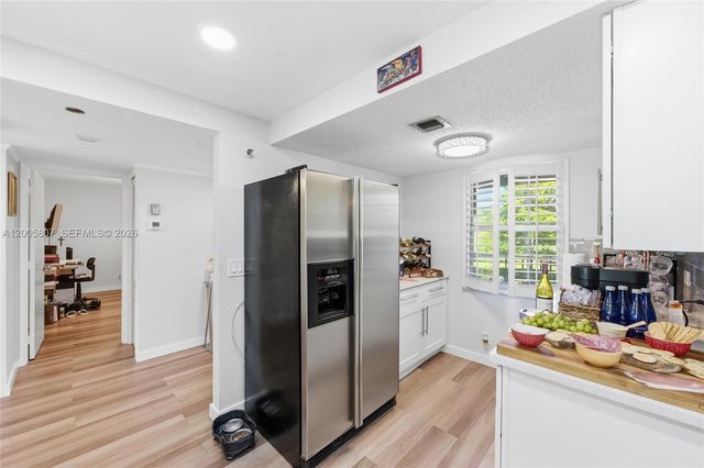 625 Oaks Drive 304, Pompano Beach, FL 33069