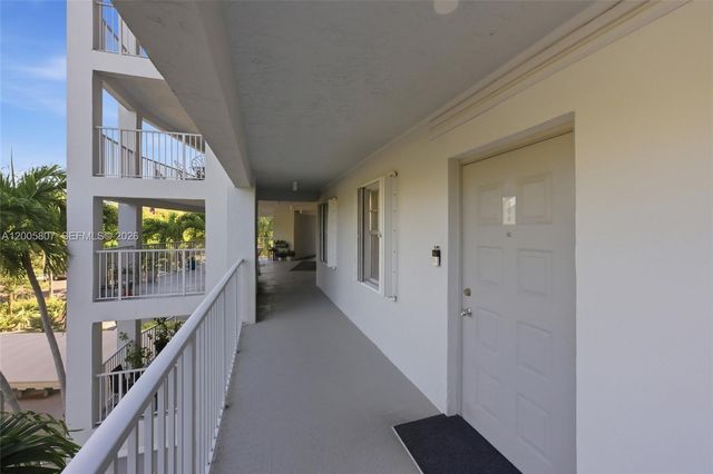 625 Oaks Drive 304, Pompano Beach, FL 33069