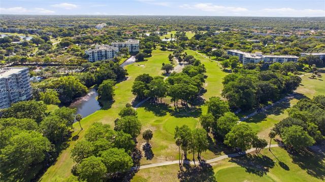 625 Oaks Drive 304, Pompano Beach, FL 33069