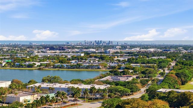 625 Oaks Drive 304, Pompano Beach, FL 33069