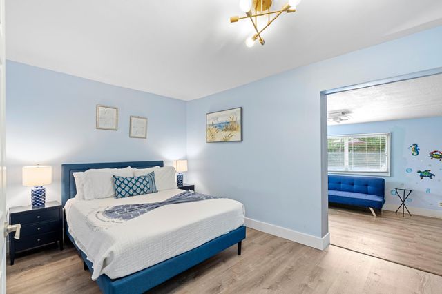 702 W Bloxham Street, Lantana, FL 33462
