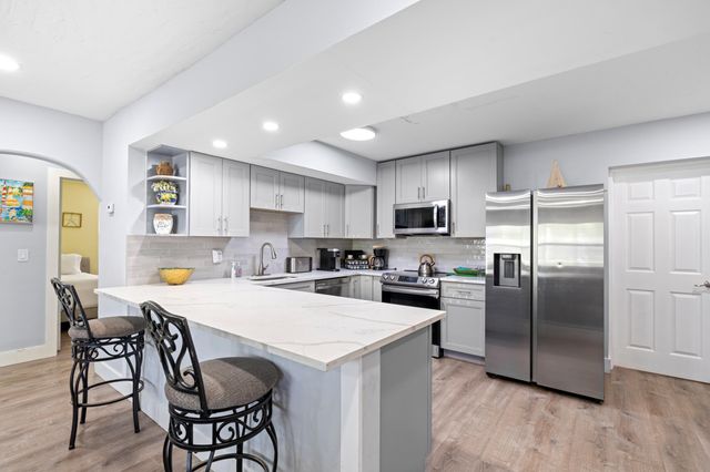 702 W Bloxham Street, Lantana, FL 33462