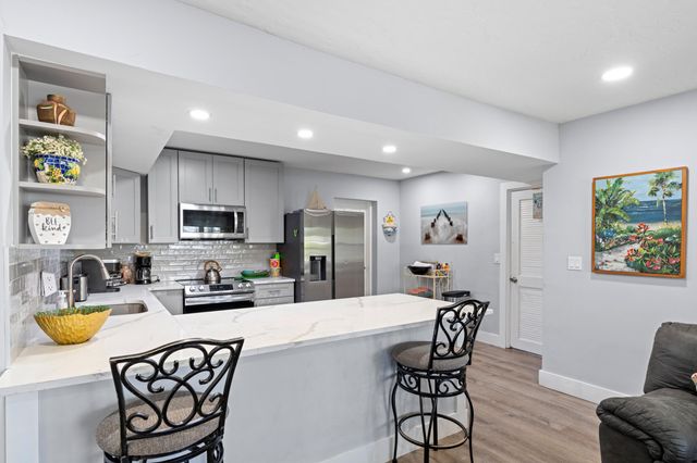 702 W Bloxham Street, Lantana, FL 33462