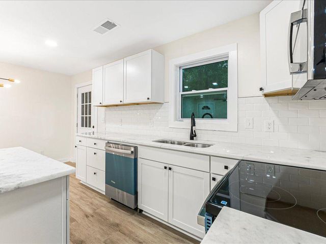 5794 Pinecrest Road, Austell, GA 30168