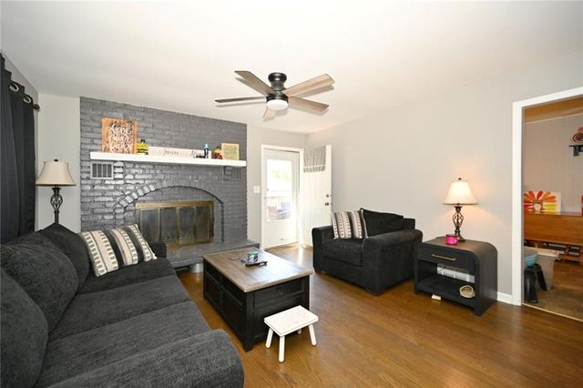 5437 N Askew Avenue, Kansas City, MO 64119