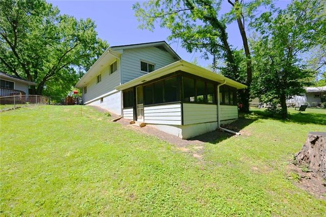 5437 N Askew Avenue, Kansas City, MO 64119