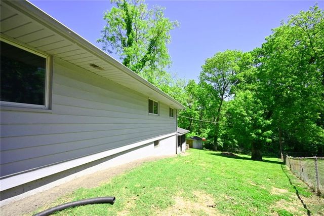 5437 N Askew Avenue, Kansas City, MO 64119
